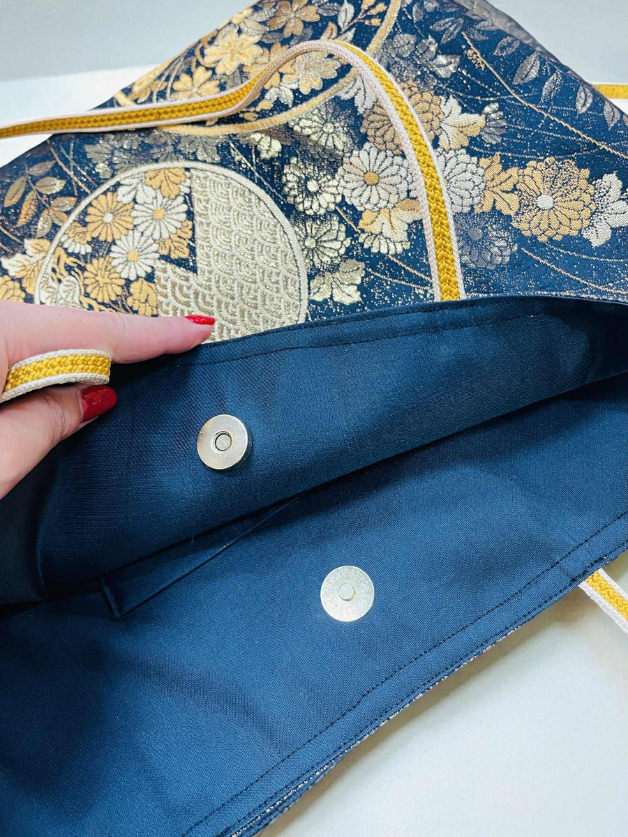 Japanese Kimono Obi Tote Bag -  Black and Gold Pattern - White and Gold Handle