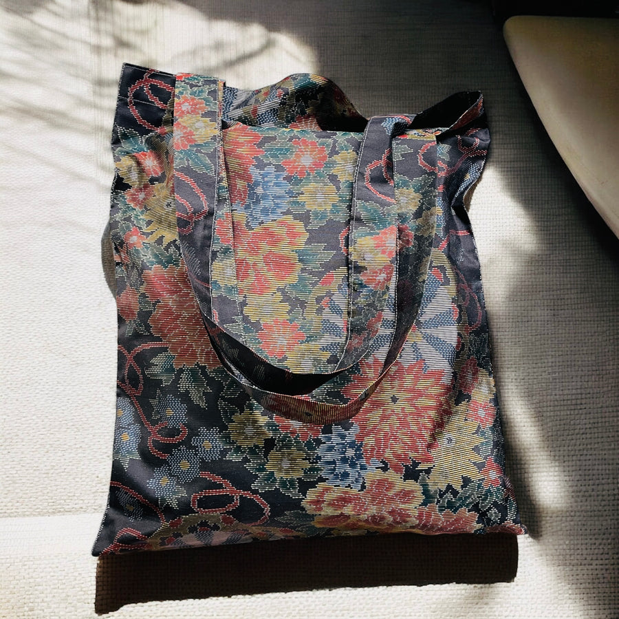 Kimono Tote Bag – Black with Floral Pattern (大島紬 Oshima Tsumugi Fabric)